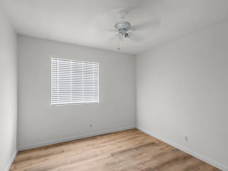 1143 N Ironwood Ct #N — Photo 10