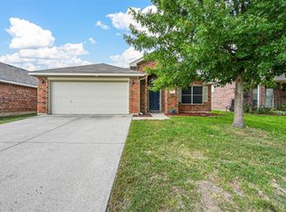 4045 Rochester Dr, Fort Worth, TX 76244