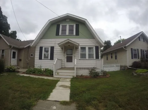 2944 12th Ave, Moline, IL 61265