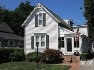 130 Kerby Rd, Grosse Pointe Farms, MI 48236