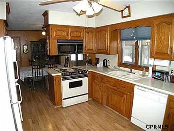 3rd image of 5614 N 78th St