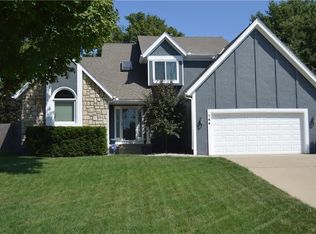 144 SW Wind Ridge Dr, Lees Summit, MO 64081