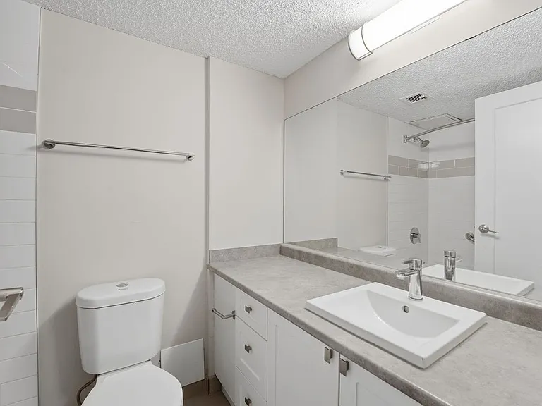 605 13th Ave SW — Photo 36