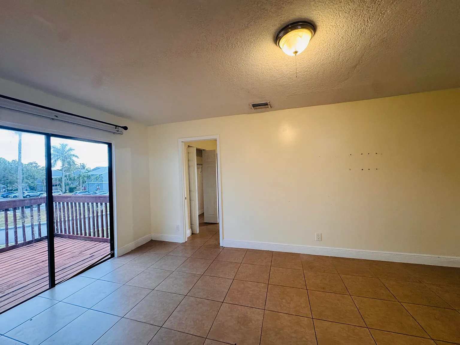 2 bed, 1.5 bath, 864 sqft, $1,750 — Photo 3
