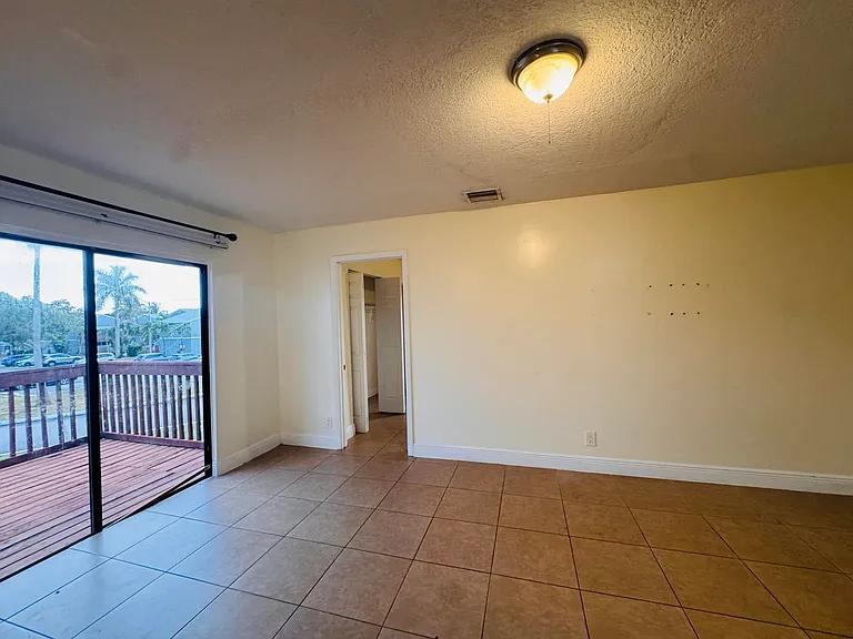 7 Crossings Cir #G — Photo 3