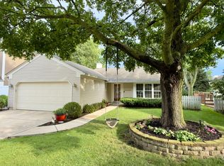 1716 Paddington Ave, Naperville, IL 60563