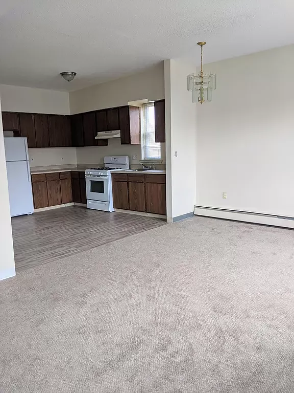 4 bed, 1400 sqft, $1,700 — Photo 4