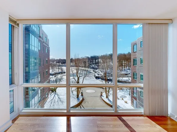 88 Wharf St Unit 409, Milton, MA 02186