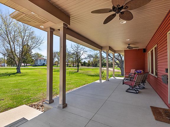 5th image of 1009 Bremer Rd