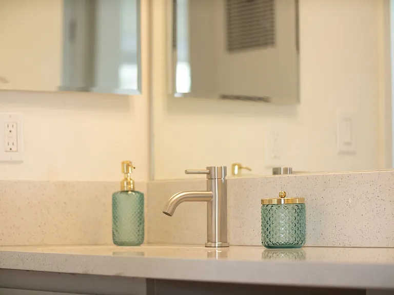 Tustin Palms Apartment Homes — Photo 11