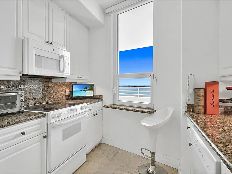 808 Brickell Key Dr #2506 — Photo 9