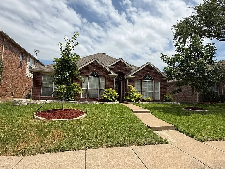11500 Blanchard Dr — Photo 1