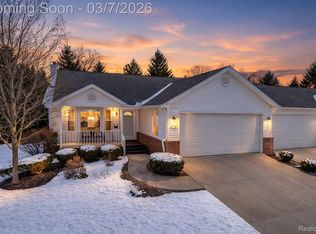1018 Curzon St, Howell, MI 48843