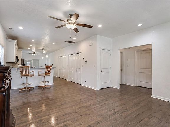 3rd image of 3212 Downes St