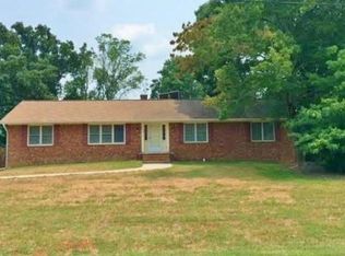 2400 Woodridge Rd, Burlington, NC 27215