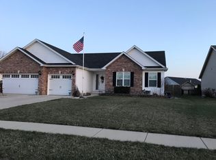 230 Green Meadow Dr, Sherman, IL 62684