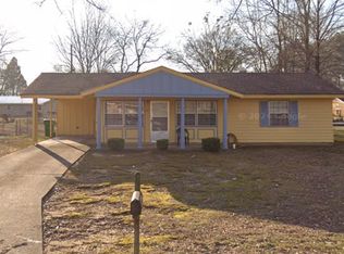418 Wynhurst Ct, Columbus, MS 39702