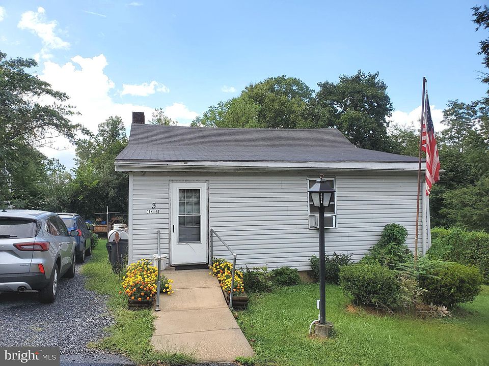 1st image of 3 Oak St