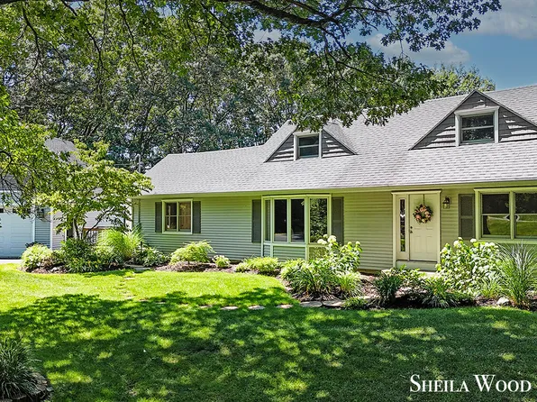 5565 Chauncey Dr NE, Belmont, MI 49306