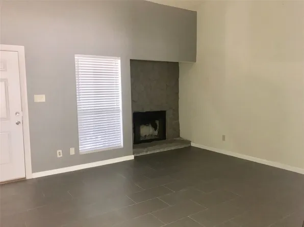 9208 Sweetwater Dr, Dallas, TX 75228