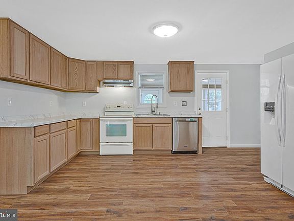 3rd image of 2020 Woods Rd