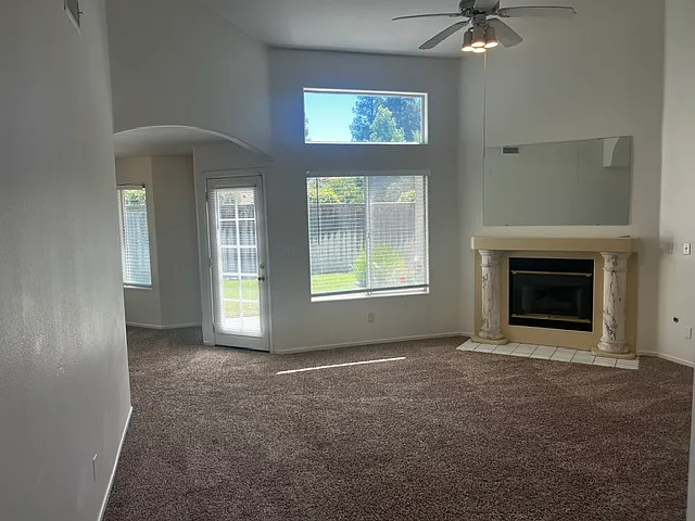 1049 E Manhattan Ave — Photo 9