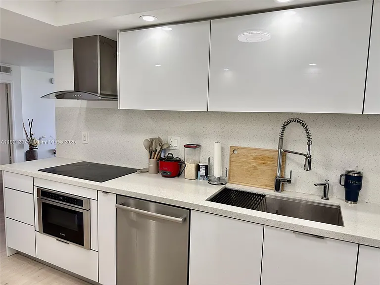 3140 S Ocean Dr #512 — Photo 10