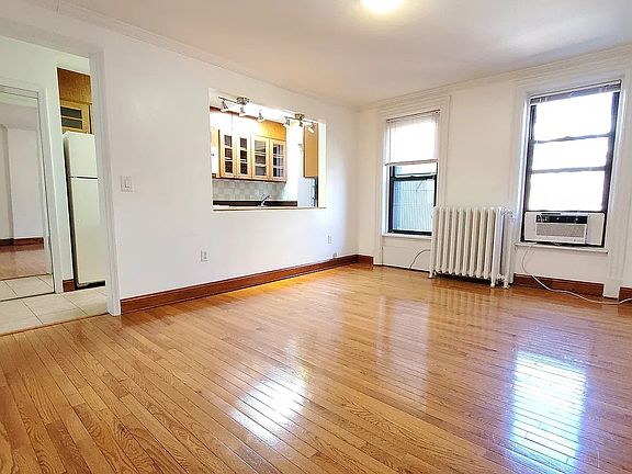 2nd image of 315 W 90th St APT 6