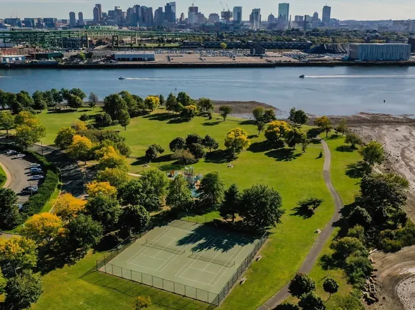 1 Boatswains Way #T-10, Chelsea, MA 02150