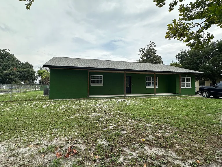 261 Caldwell St — Photo 1
