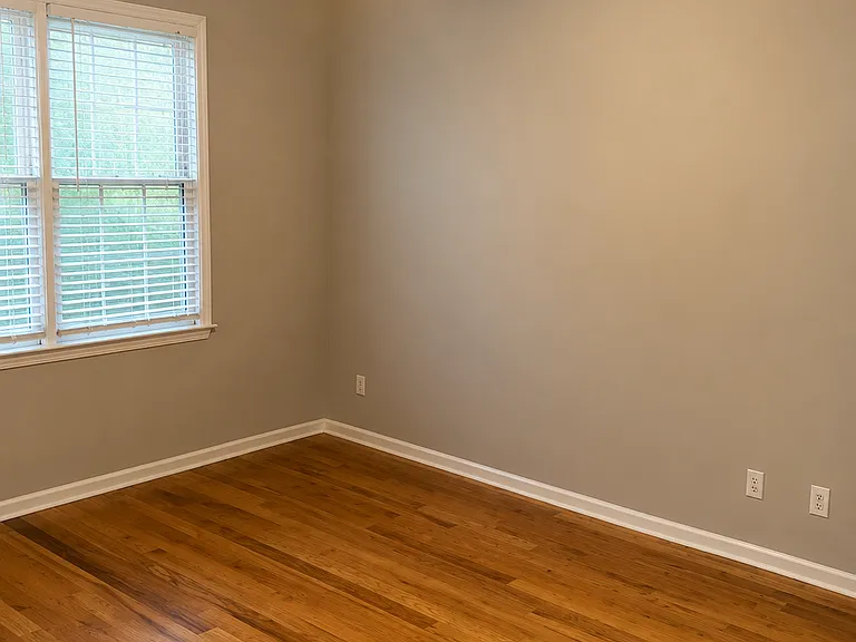 110 Chester Ave SE — Photo 7