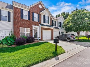 8002 Mariners Pointe Cir, Denver, NC 28037