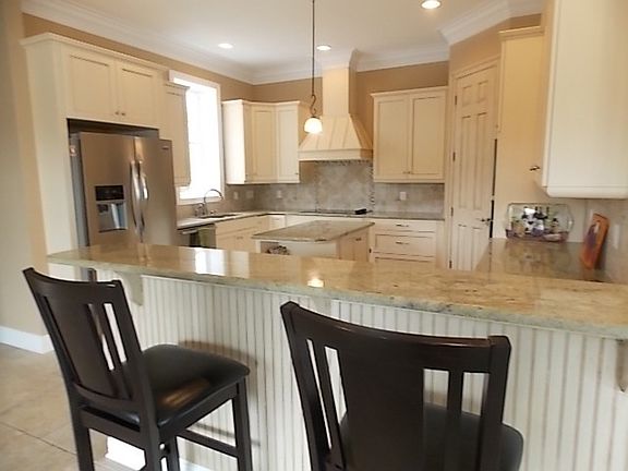 5th image of 100 Ashwood Dr
