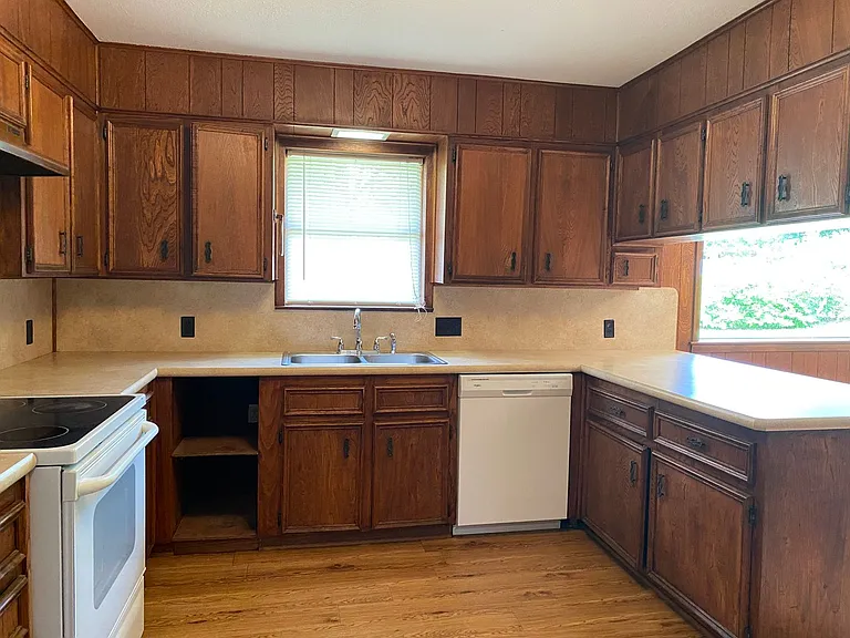 308 E 19th Ave — Photo 5