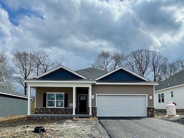 1st image of 361 Gleneagles Dr