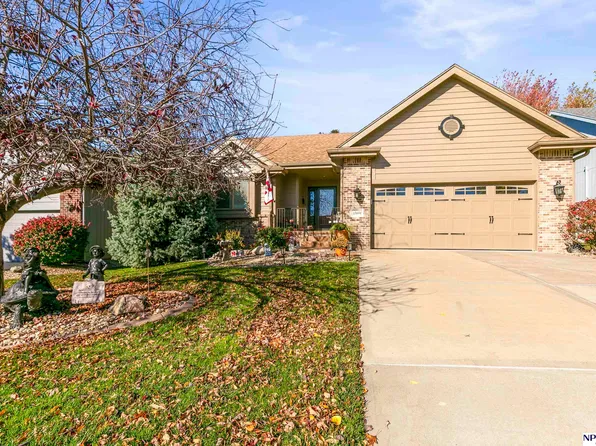 10604 Brentwood Dr, La Vista, NE 68128
