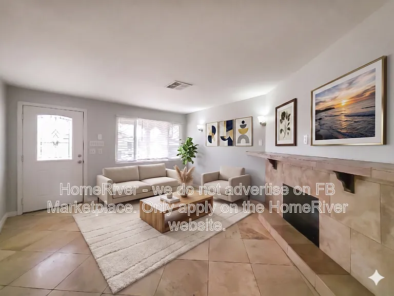2221 E Beverly Ln — Photo 4