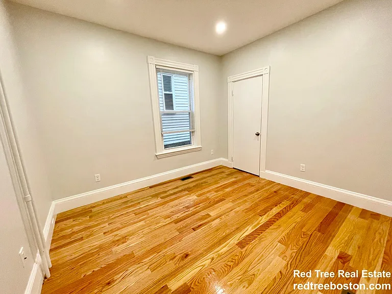 35 Newport St #2 — Photo 8