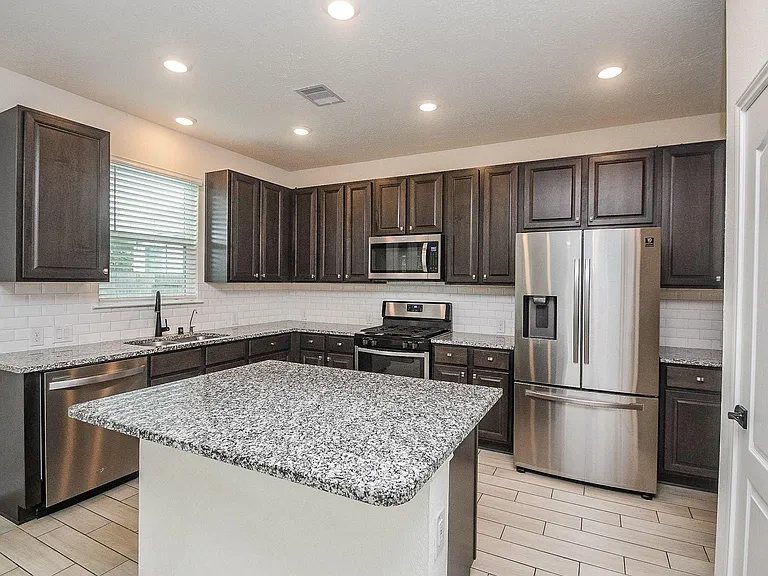 5027 Hickory Deer Ln — Photo 9