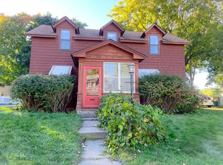 818 7th St S, Stillwater, MN 55082