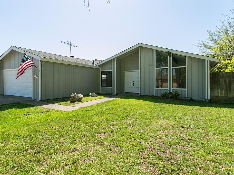 1st image of 1032 Royal Oaks Dr