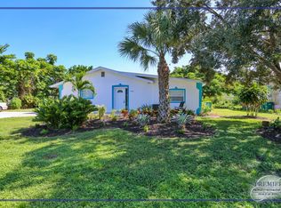 3385 Captains Cv APT B, Naples, FL 34112