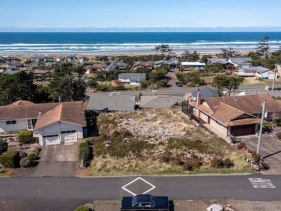 2nd image of 1810 NW Oceanview Dr