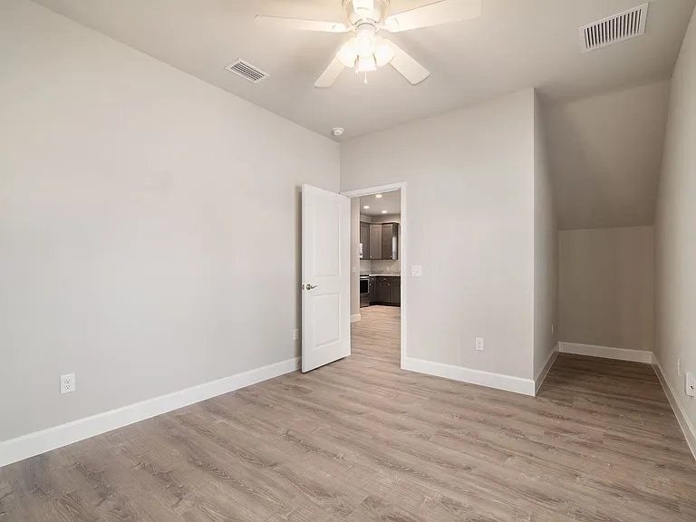 622 NW 3rd Ave #11 — Photo 11