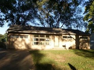 471 Park Dr, Bonner Springs, KS 66012