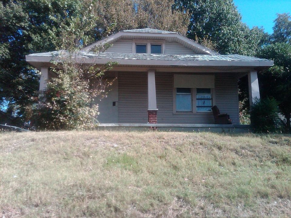 2nd image of 1606 Victor St