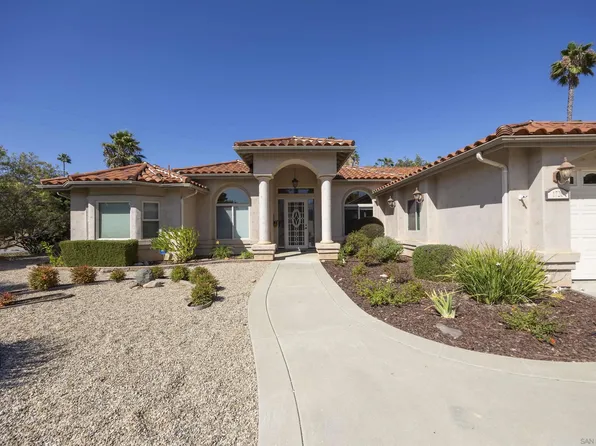 1726 York View Cir, Vista, CA 92084
