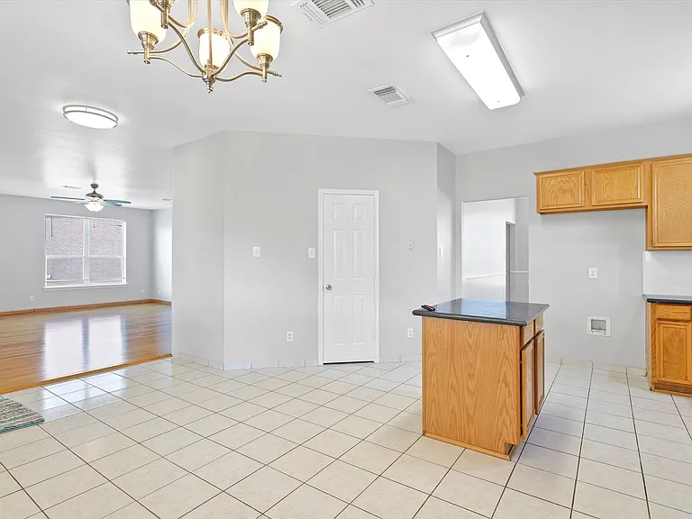 3803 Farmington Dr — Photo 22