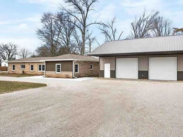 4951 Willkie Rd, Terre Haute, IN 47802