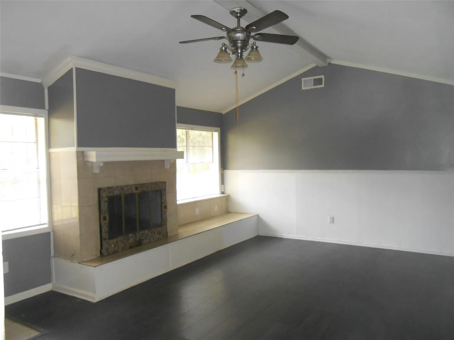 3 bed, 2.0 bath, 1304 sqft, $1,600 — Photo 4